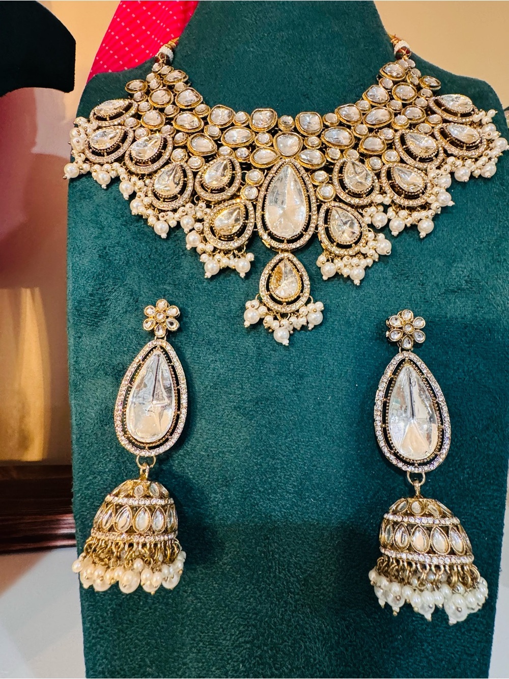 Fashion Jewelry Gold and White Kundan-Style Necklace with Jhumka Earrings
